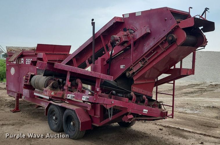 image for item LE9188 2000 Royer 266  topsoil shredder