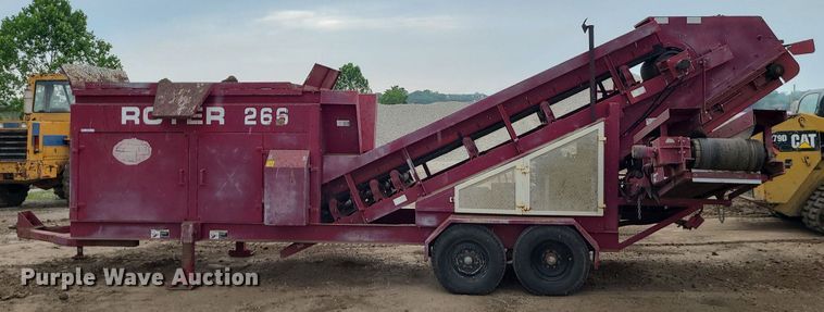image for item LE9188 2000 Royer 266  topsoil shredder