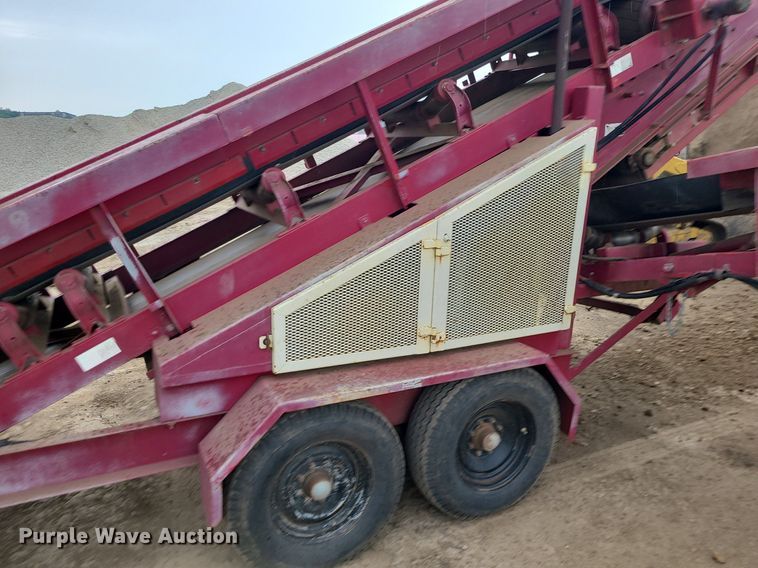 image for item LE9188 2000 Royer 266  topsoil shredder