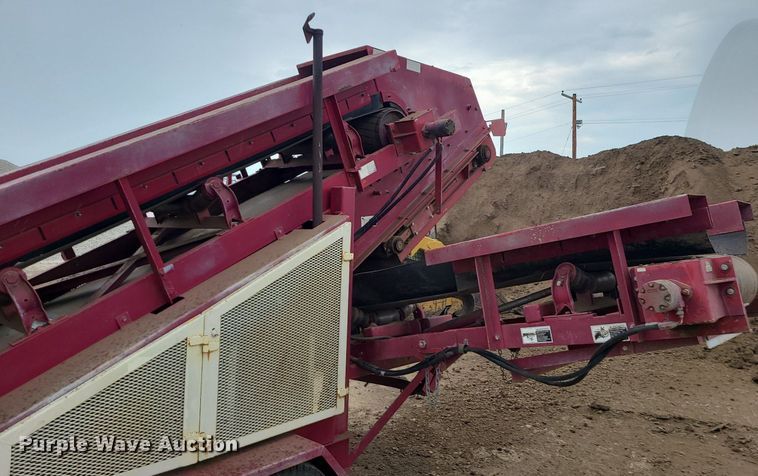 image for item LE9188 2000 Royer 266  topsoil shredder