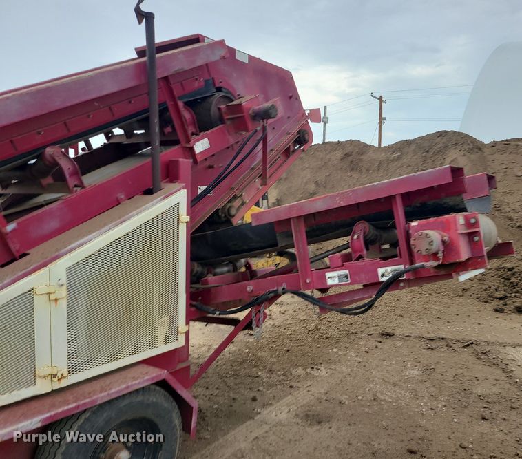 image for item LE9188 2000 Royer 266  topsoil shredder