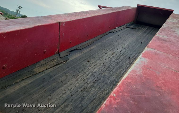 image for item LE9188 2000 Royer 266  topsoil shredder