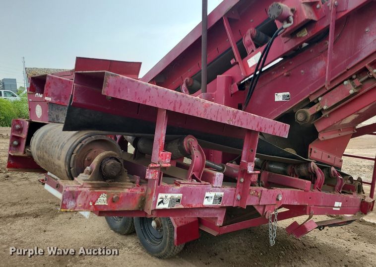 image for item LE9188 2000 Royer 266  topsoil shredder