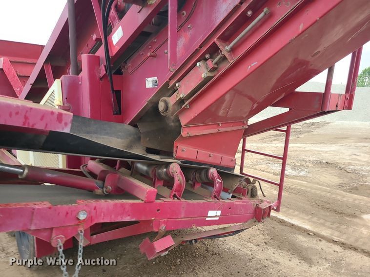 image for item LE9188 2000 Royer 266  topsoil shredder