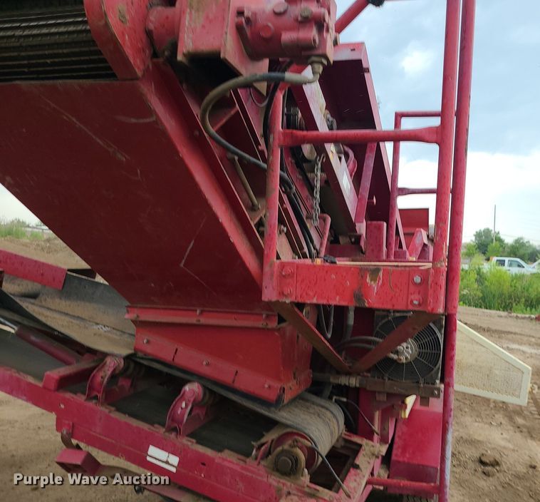 image for item LE9188 2000 Royer 266  topsoil shredder