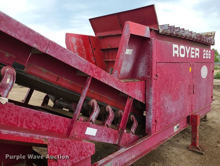 image for item LE9188 2000 Royer 266  topsoil shredder