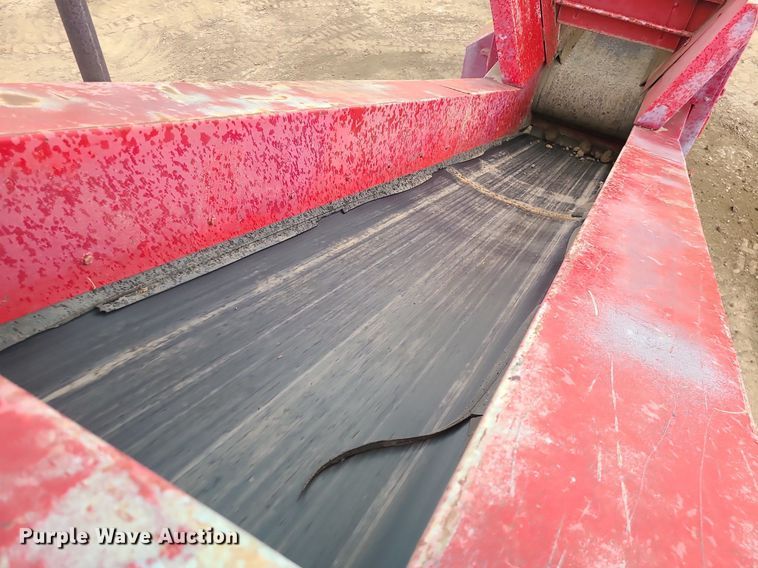 image for item LE9188 2000 Royer 266  topsoil shredder