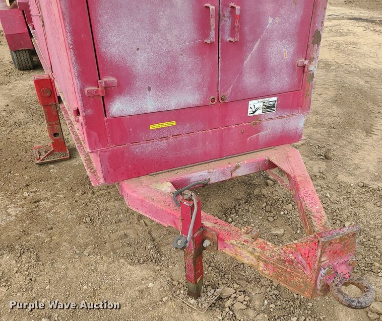 image for item LE9188 2000 Royer 266  topsoil shredder