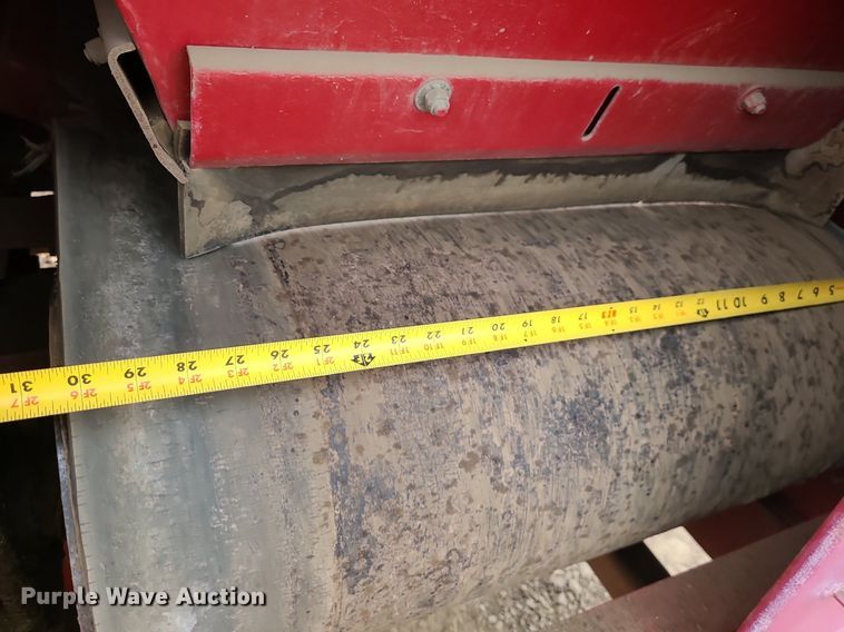 image for item LE9188 2000 Royer 266  topsoil shredder