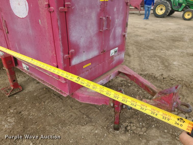 image for item LE9188 2000 Royer 266  topsoil shredder