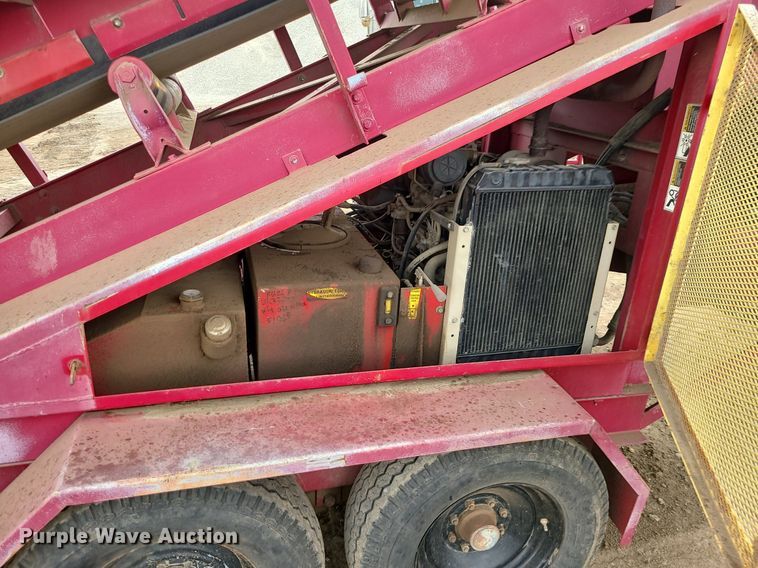 image for item LE9188 2000 Royer 266  topsoil shredder