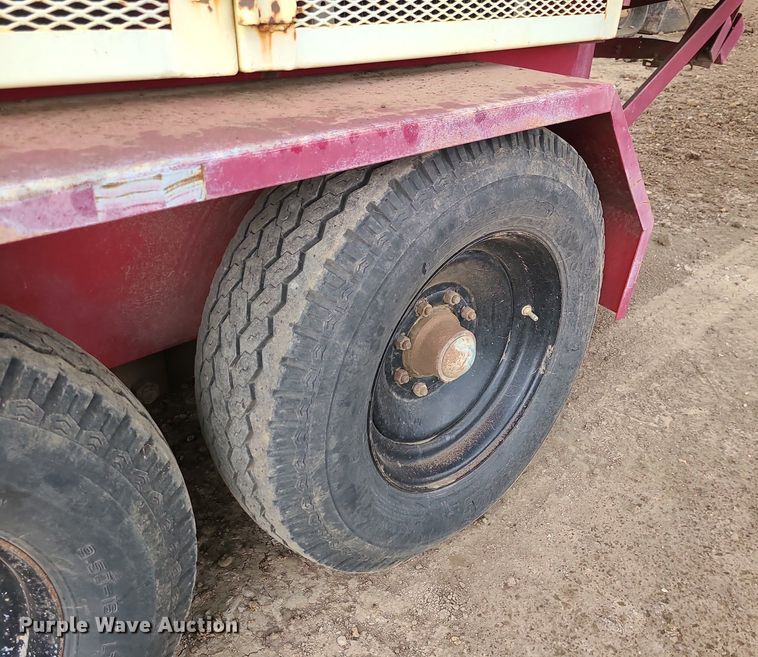 image for item LE9188 2000 Royer 266  topsoil shredder