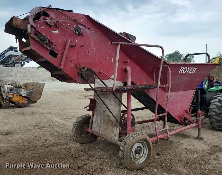 image for item LE9189 Royer  topsoil shredder