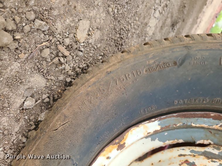 image for item LE9189 Royer  topsoil shredder