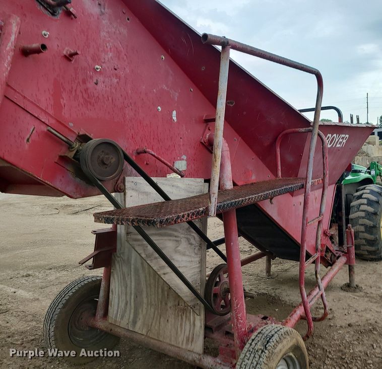 image for item LE9189 Royer  topsoil shredder