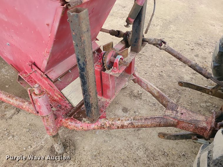 image for item LE9189 Royer  topsoil shredder