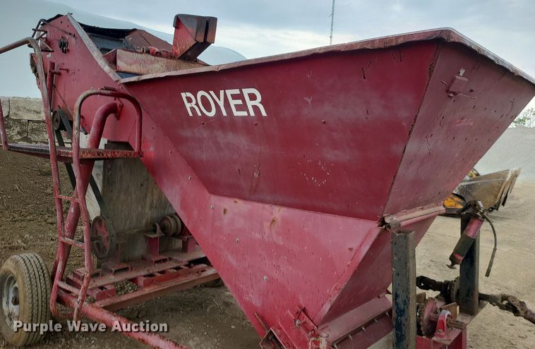 image for item LE9189 Royer  topsoil shredder