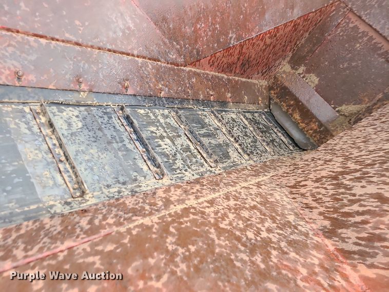 image for item LE9189 Royer  topsoil shredder