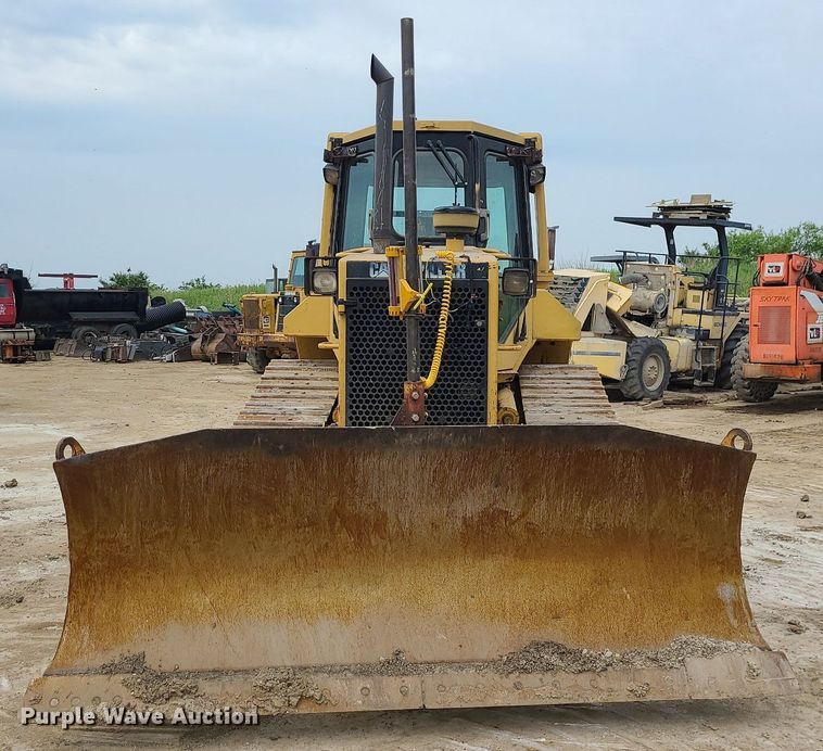 image for item LE9191 2000 Caterpillar D5M XL  dozer