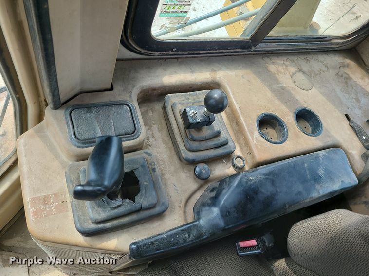 image for item LE9191 2000 Caterpillar D5M XL  dozer