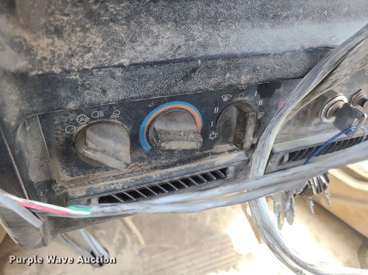 image for item LE9191 2000 Caterpillar D5M XL  dozer