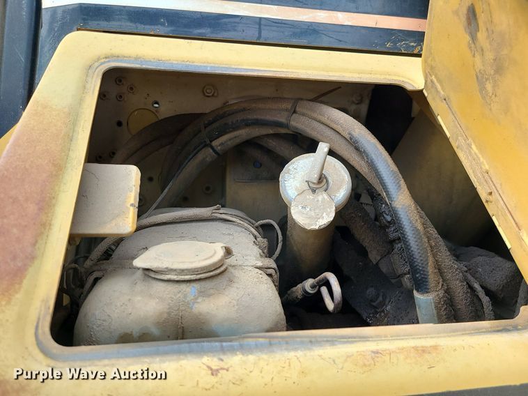 image for item LE9191 2000 Caterpillar D5M XL  dozer