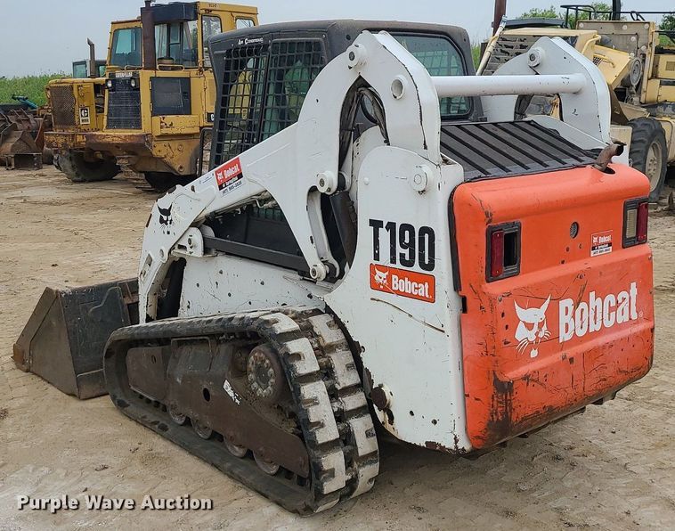 image for item LE9192 2010 Bobcat T190  tracked skid steer loader