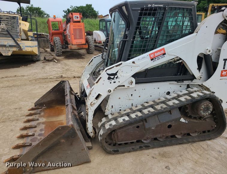 image for item LE9192 2010 Bobcat T190  tracked skid steer loader