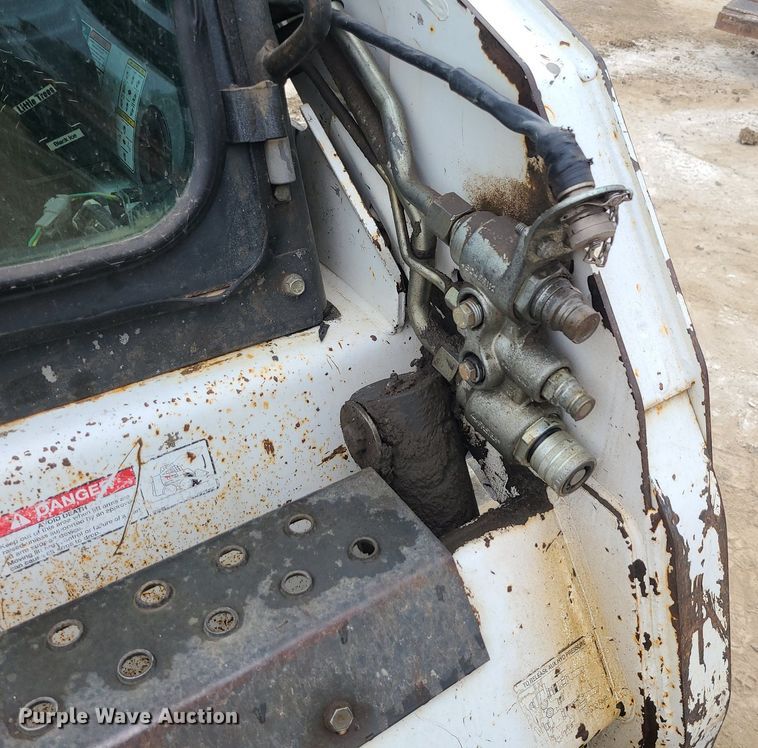 image for item LE9192 2010 Bobcat T190  tracked skid steer loader
