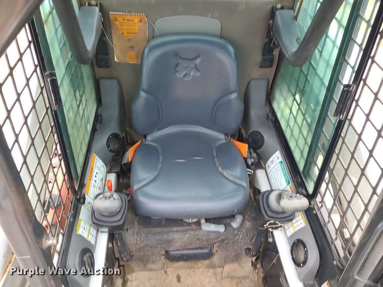 image for item LE9192 2010 Bobcat T190  tracked skid steer loader