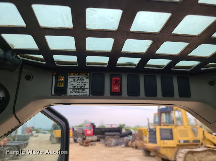 image for item LE9192 2010 Bobcat T190  tracked skid steer loader