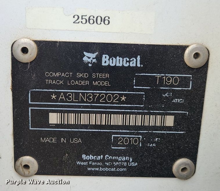 image for item LE9192 2010 Bobcat T190  tracked skid steer loader