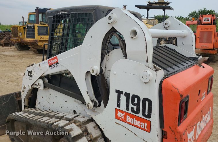 image for item LE9192 2010 Bobcat T190  tracked skid steer loader