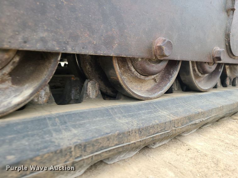 image for item LE9192 2010 Bobcat T190  tracked skid steer loader