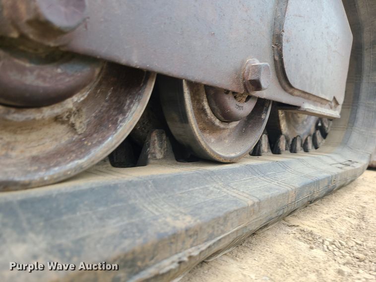 image for item LE9192 2010 Bobcat T190  tracked skid steer loader