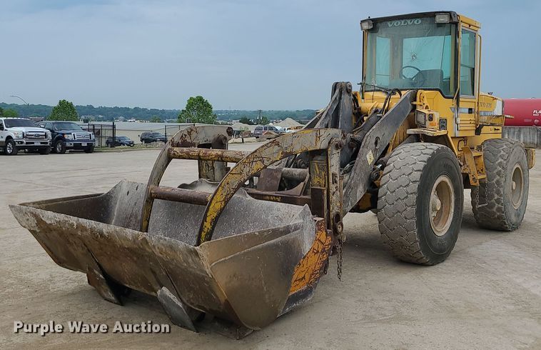 image for item LE9193 1994 Volvo BM L70  wheel loader