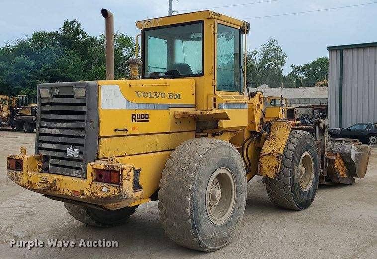 image for item LE9193 1994 Volvo BM L70  wheel loader