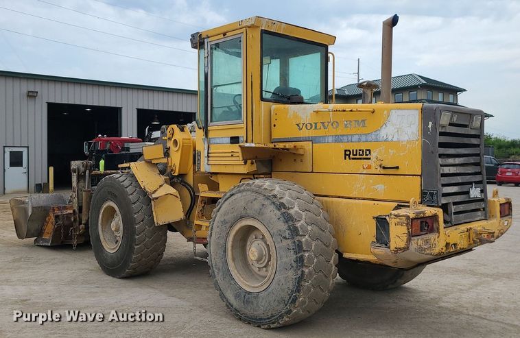 image for item LE9193 1994 Volvo BM L70  wheel loader
