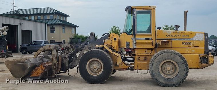 image for item LE9193 1994 Volvo BM L70  wheel loader