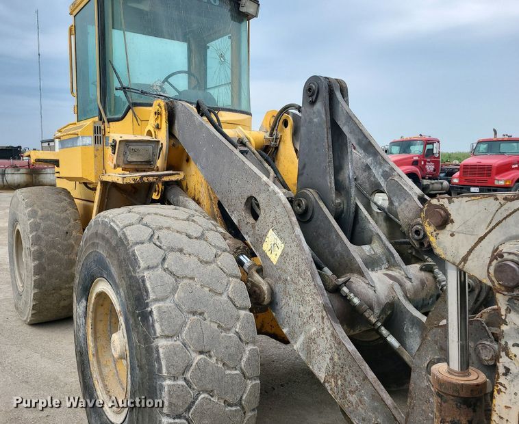 image for item LE9193 1994 Volvo BM L70  wheel loader
