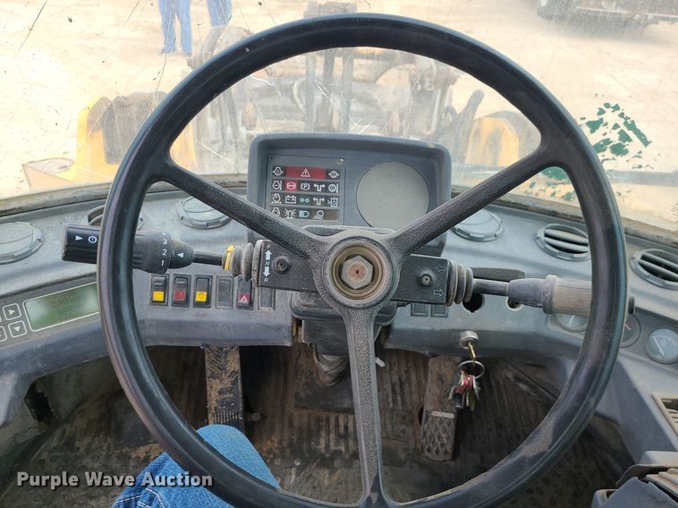 image for item LE9193 1994 Volvo BM L70  wheel loader