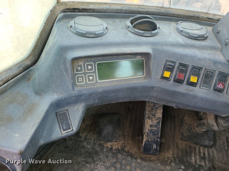 image for item LE9193 1994 Volvo BM L70  wheel loader