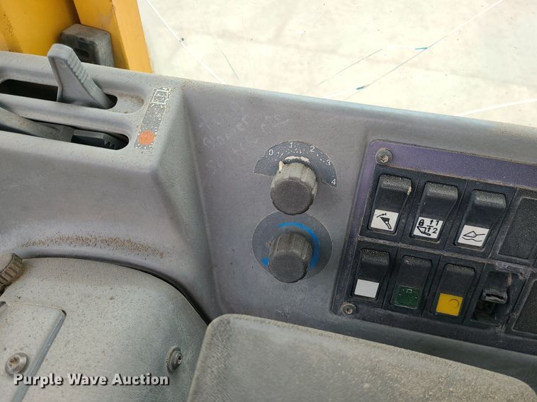 image for item LE9193 1994 Volvo BM L70  wheel loader