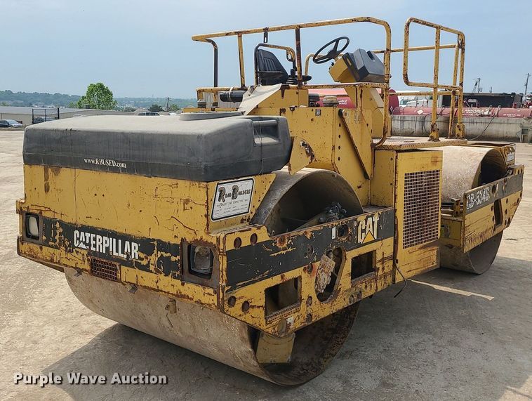 image for item LE9194 1996 Caterpillar CB-534B  double drum vibratory roller