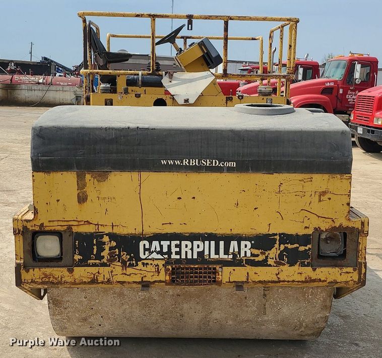 image for item LE9194 1996 Caterpillar CB-534B  double drum vibratory roller