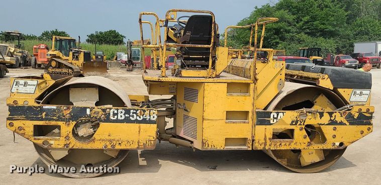 image for item LE9194 1996 Caterpillar CB-534B  double drum vibratory roller