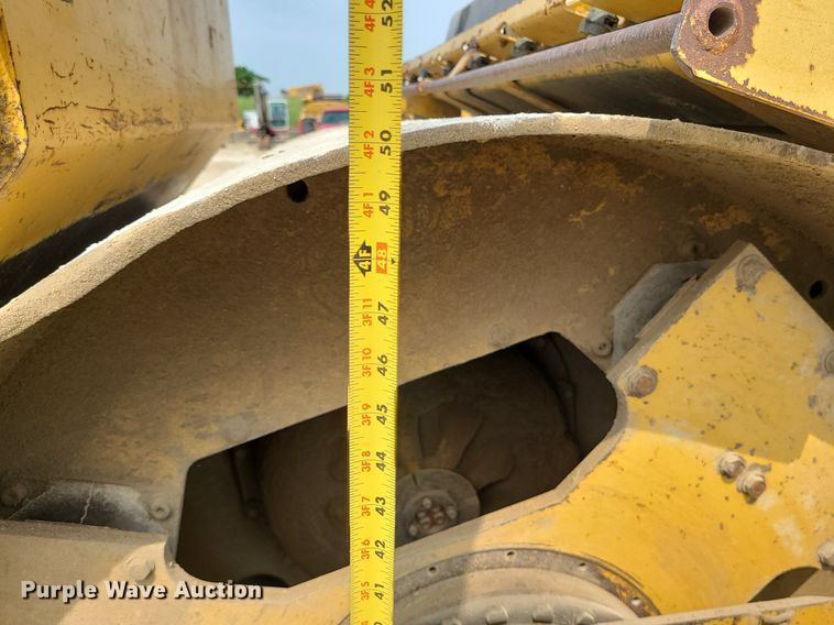 image for item LE9194 1996 Caterpillar CB-534B  double drum vibratory roller