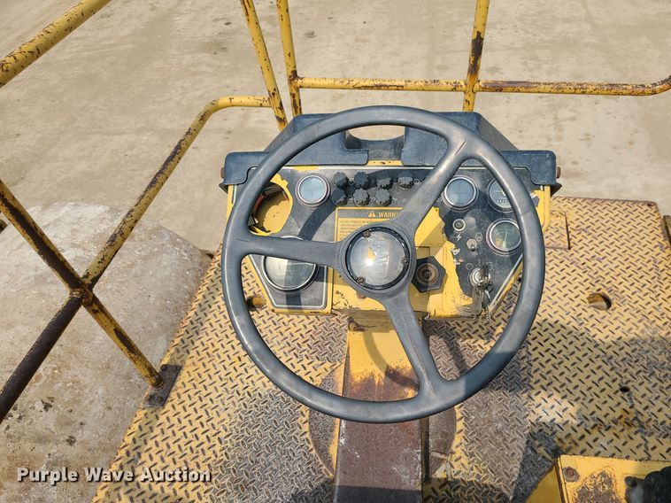 image for item LE9194 1996 Caterpillar CB-534B  double drum vibratory roller