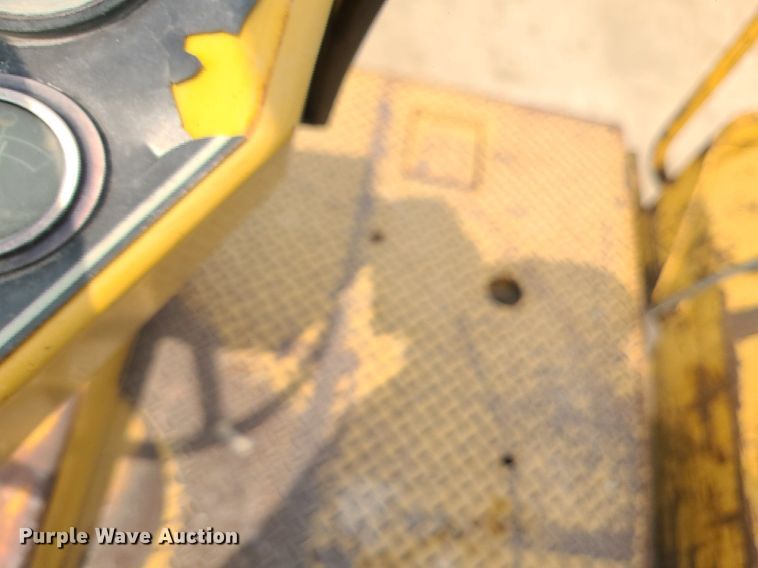 image for item LE9194 1996 Caterpillar CB-534B  double drum vibratory roller