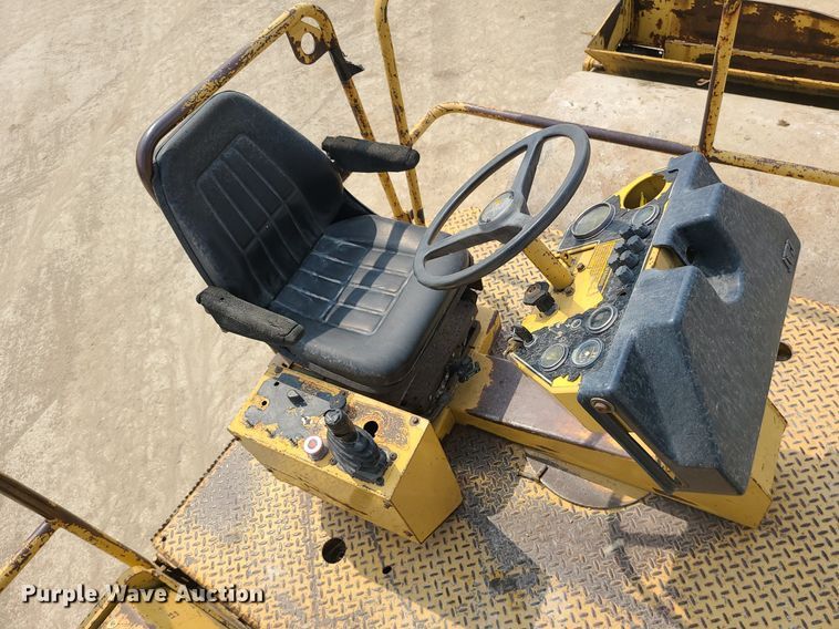 image for item LE9194 1996 Caterpillar CB-534B  double drum vibratory roller